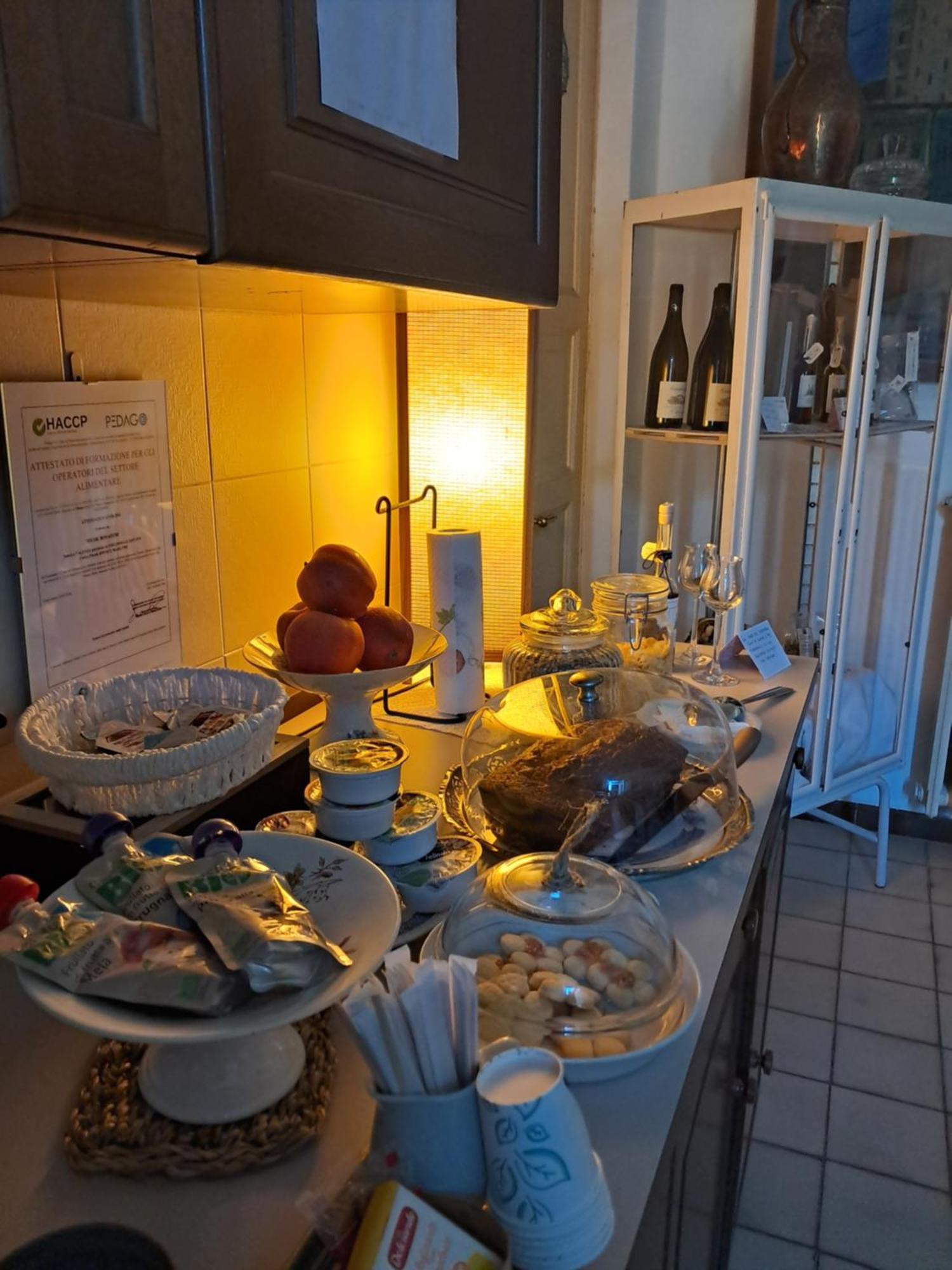 Bed & Breakfast Chiara San Sebastiano Curone Buitenkant foto